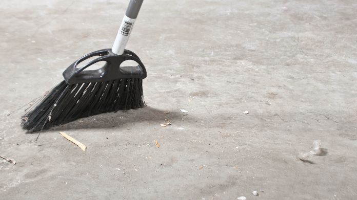 remove vinyl flooring
